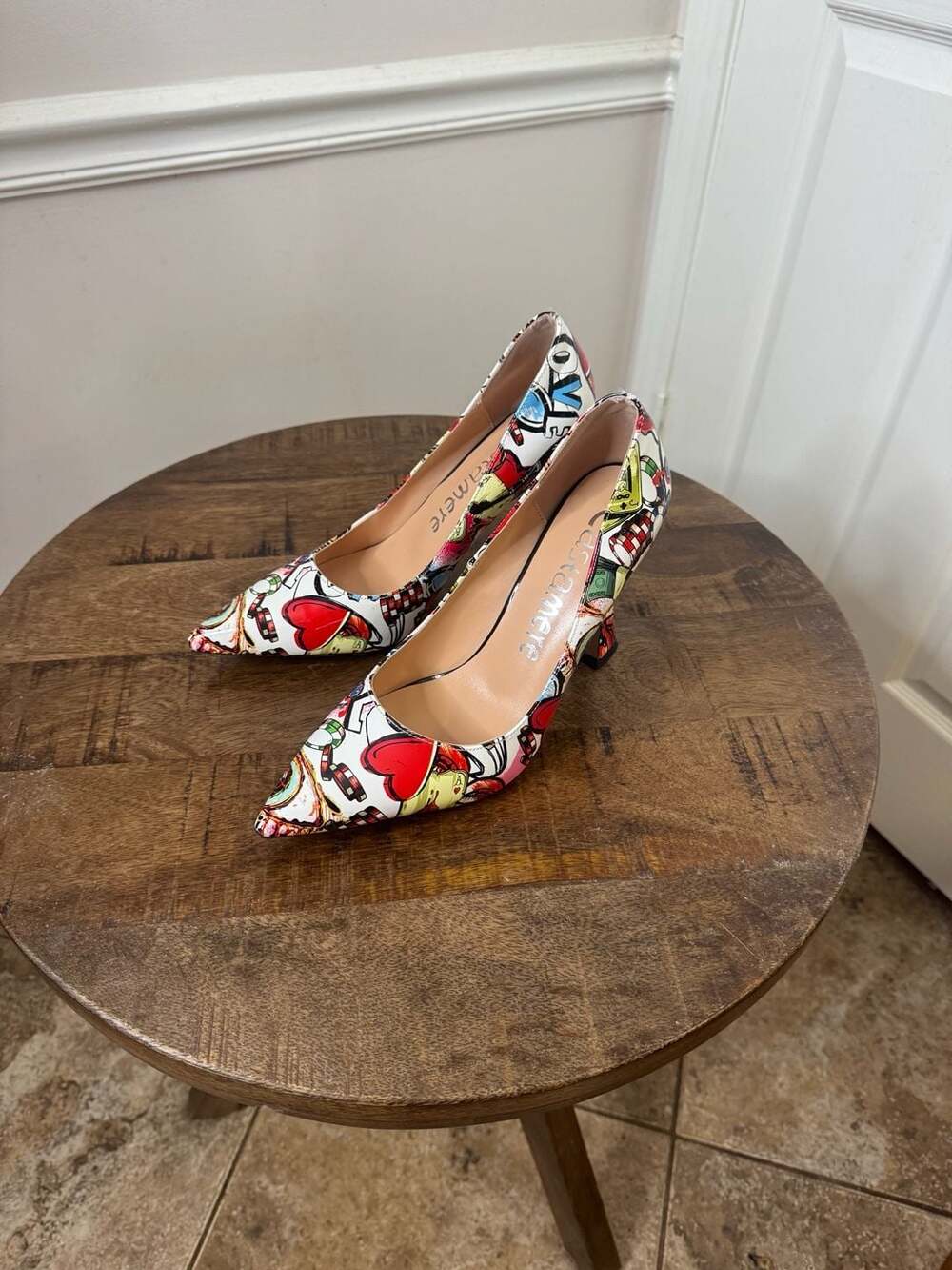 Castamere Graffiti Pop Art Casino Print Pointed Toe Pumps Size 8.5